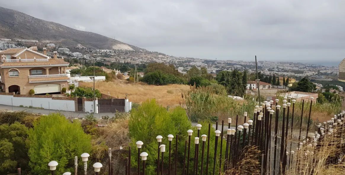 Продажа  жилого участка в Benalmadena Pueblo 2