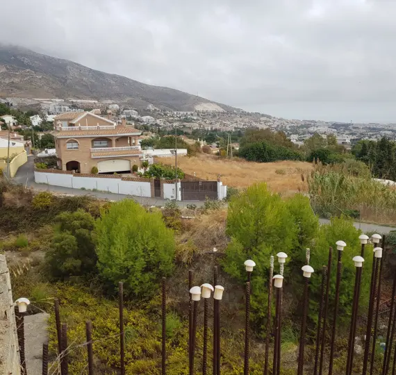 Продажа  жилого участка в Benalmadena Pueblo