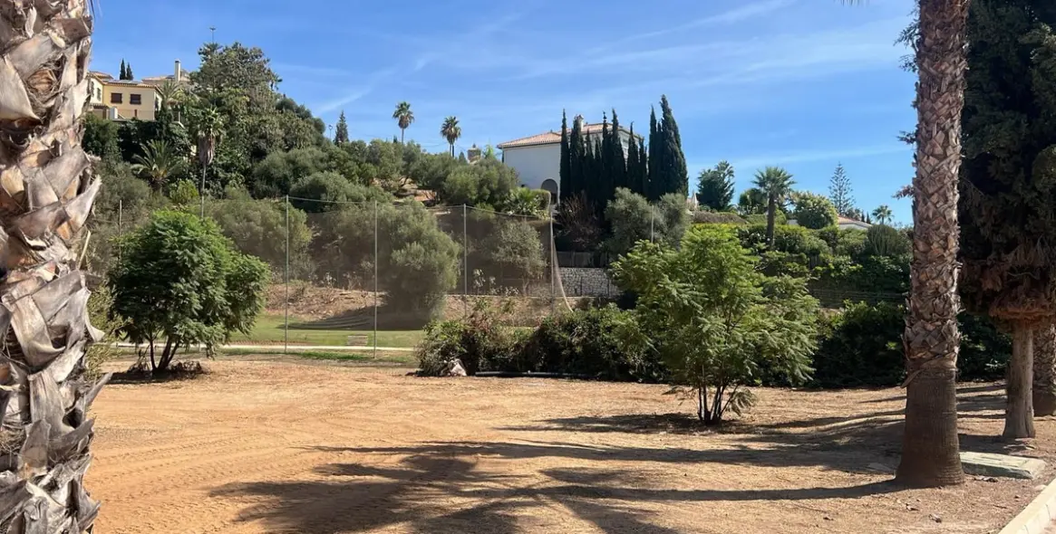 Продажа  жилого участка в Mijas Golf 1