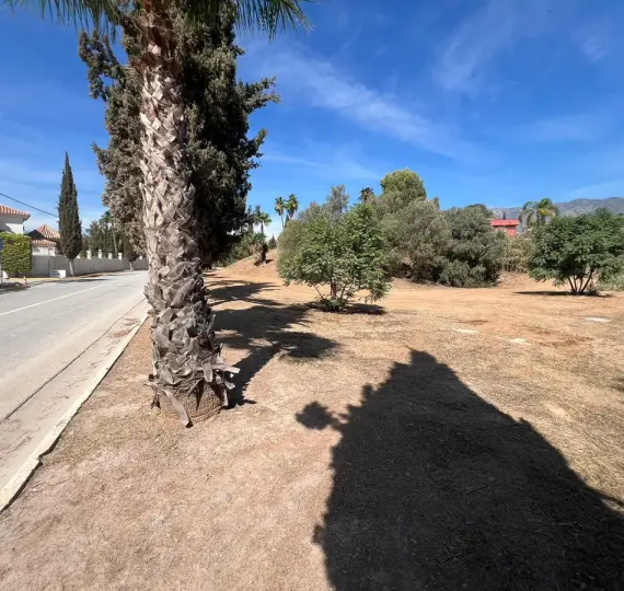 Продажа  жилого участка в Mijas Golf