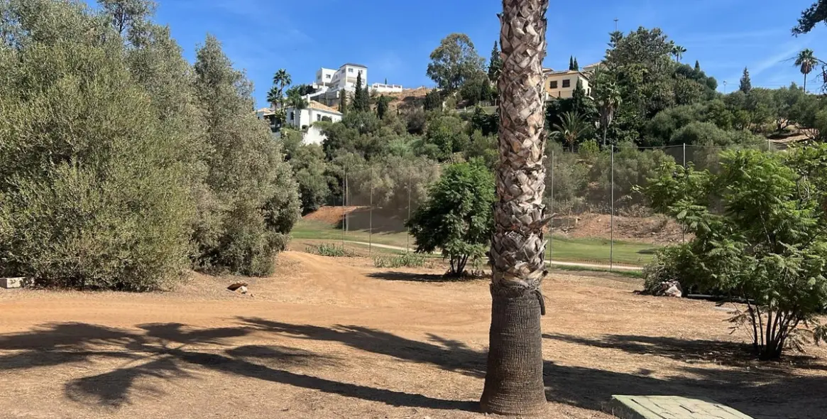 Продажа  жилого участка в Mijas Golf 4