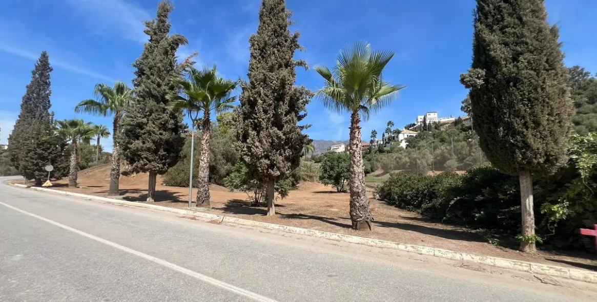 Продажа  жилого участка в Mijas Golf 5