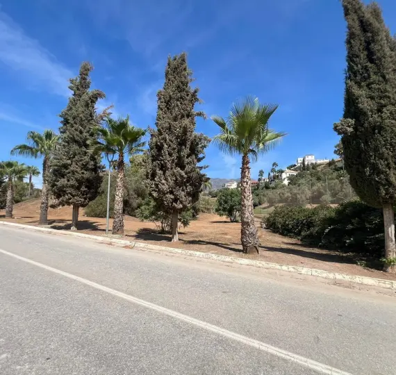 Продажа  жилого участка в Mijas Golf