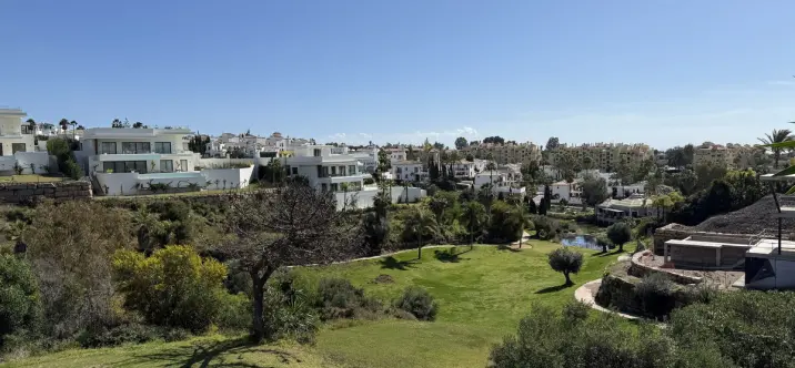 Жилой участок R3832903 3