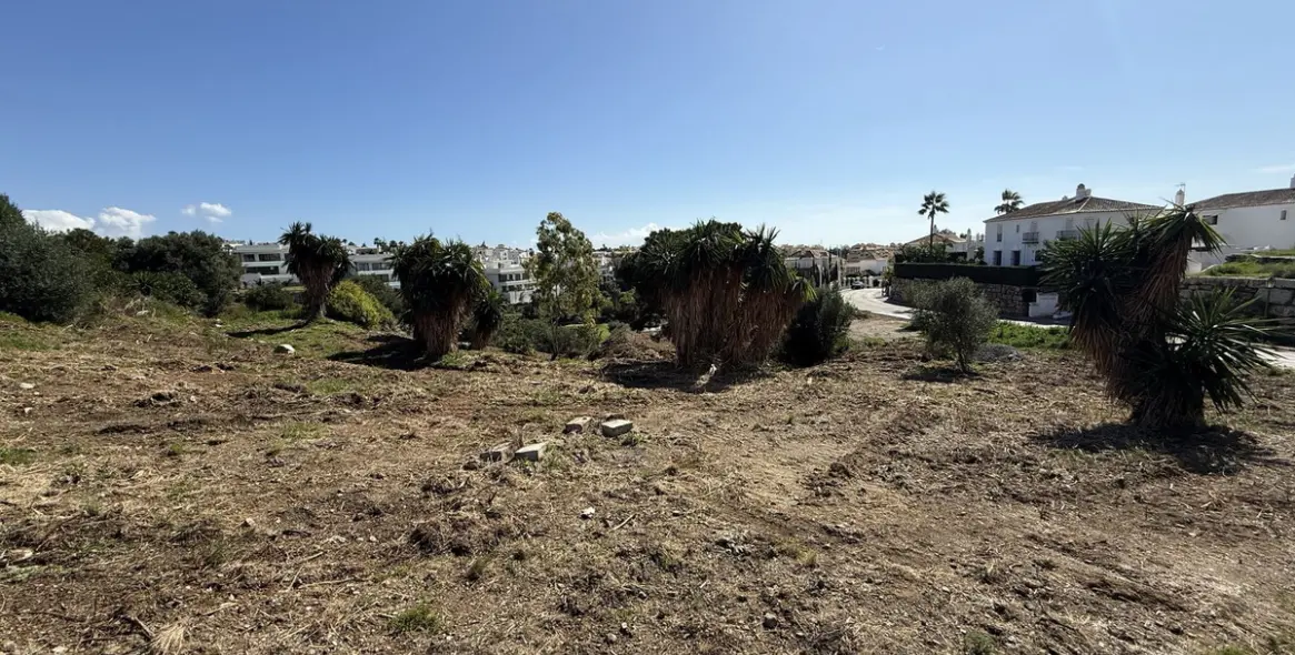 Продажа  жилого участка в Estepona (район Selwo) 8