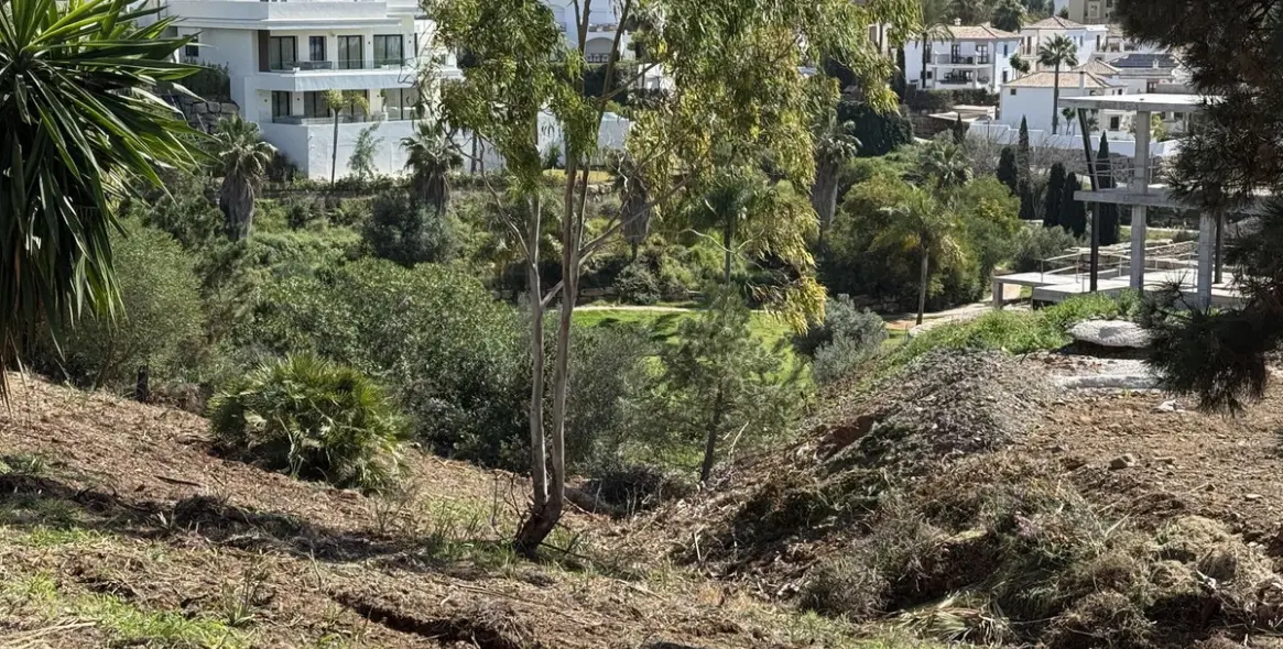 Продажа  жилого участка в Estepona (район Selwo) 9