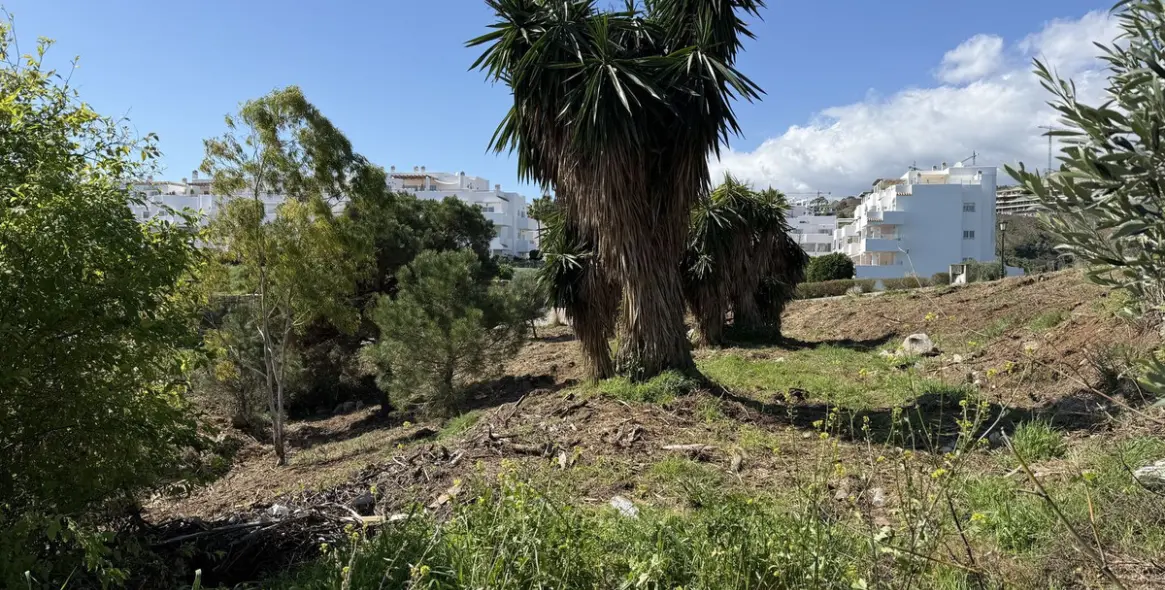 Продажа  жилого участка в Selwo 13