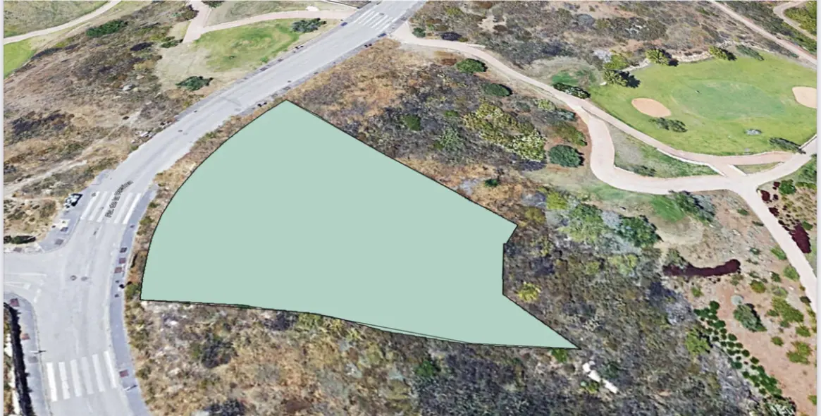 Продажа  жилого участка в Selwo 18