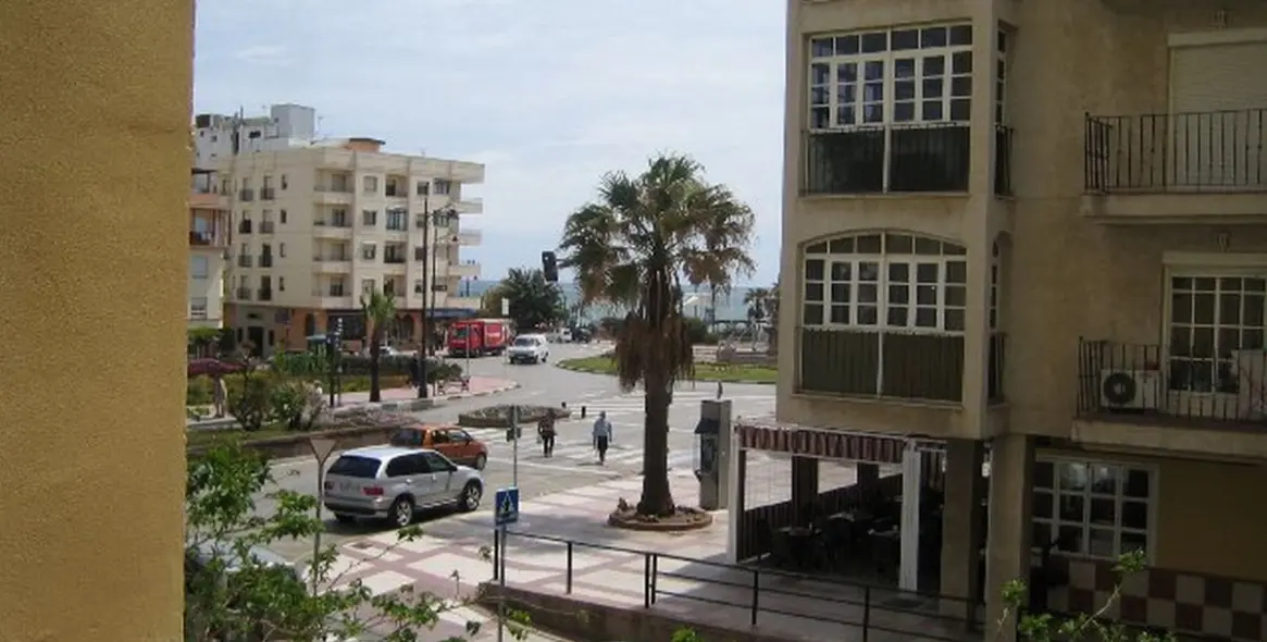 Продажа апартаментов на среднем этаже в Estepona 6