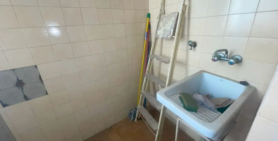 Продажа апартаментов на среднем этаже в Estepona 12