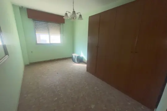Image 4 thumb