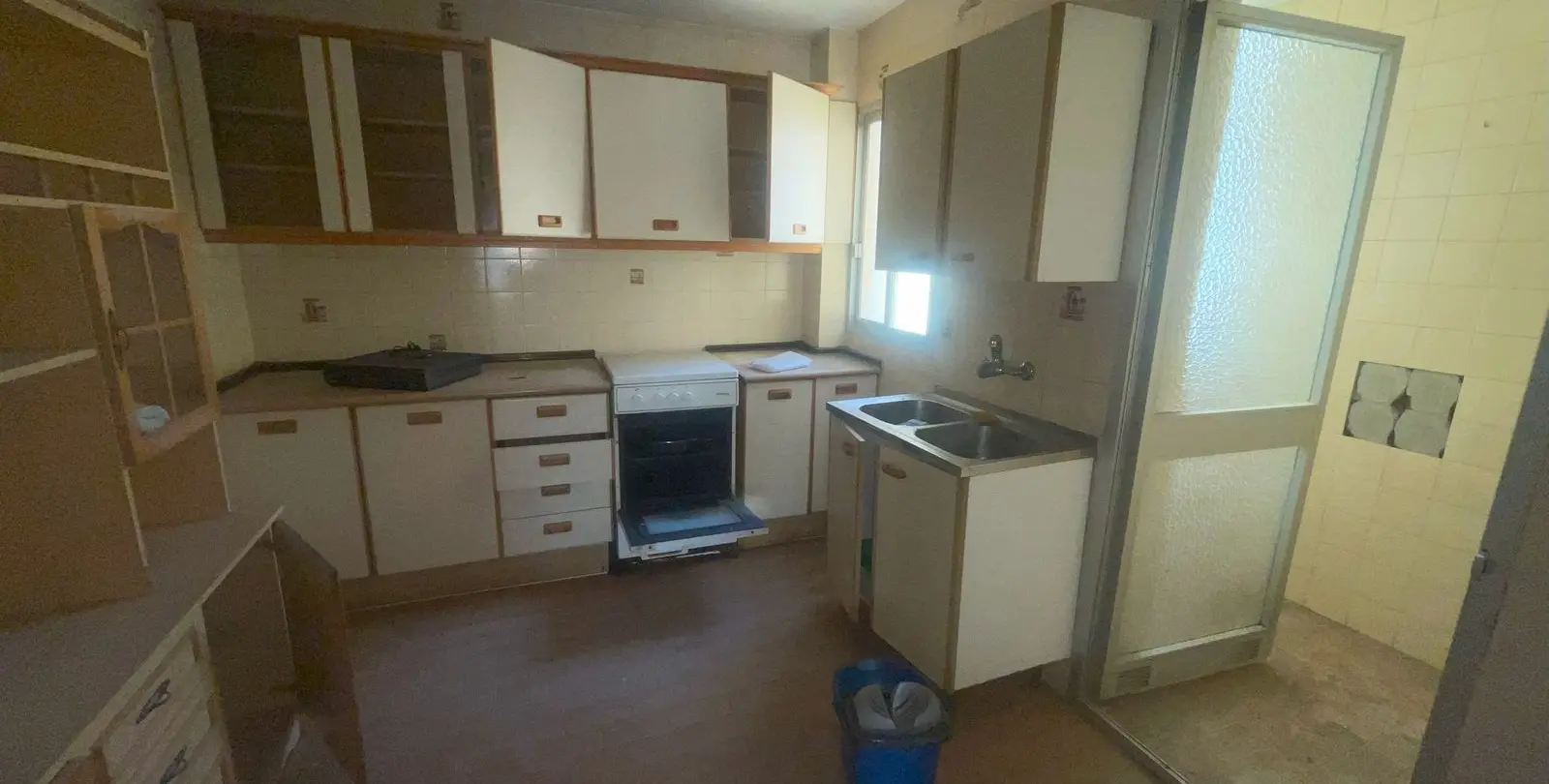 Sale of middle floor apartment in Estepona 5