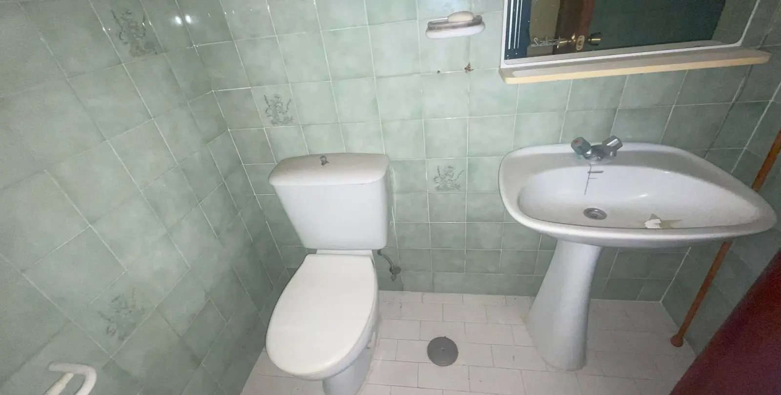 Sale of middle floor apartment in Estepona 8