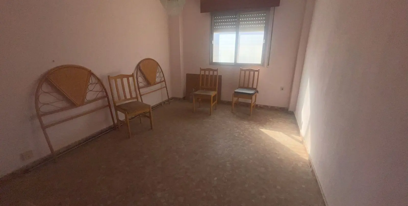 Sale of middle floor apartment in Estepona 11