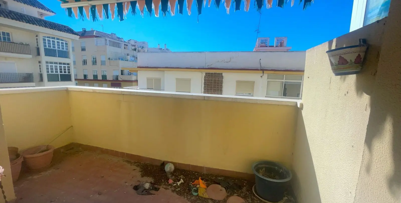 Sale of middle floor apartment in Estepona 14