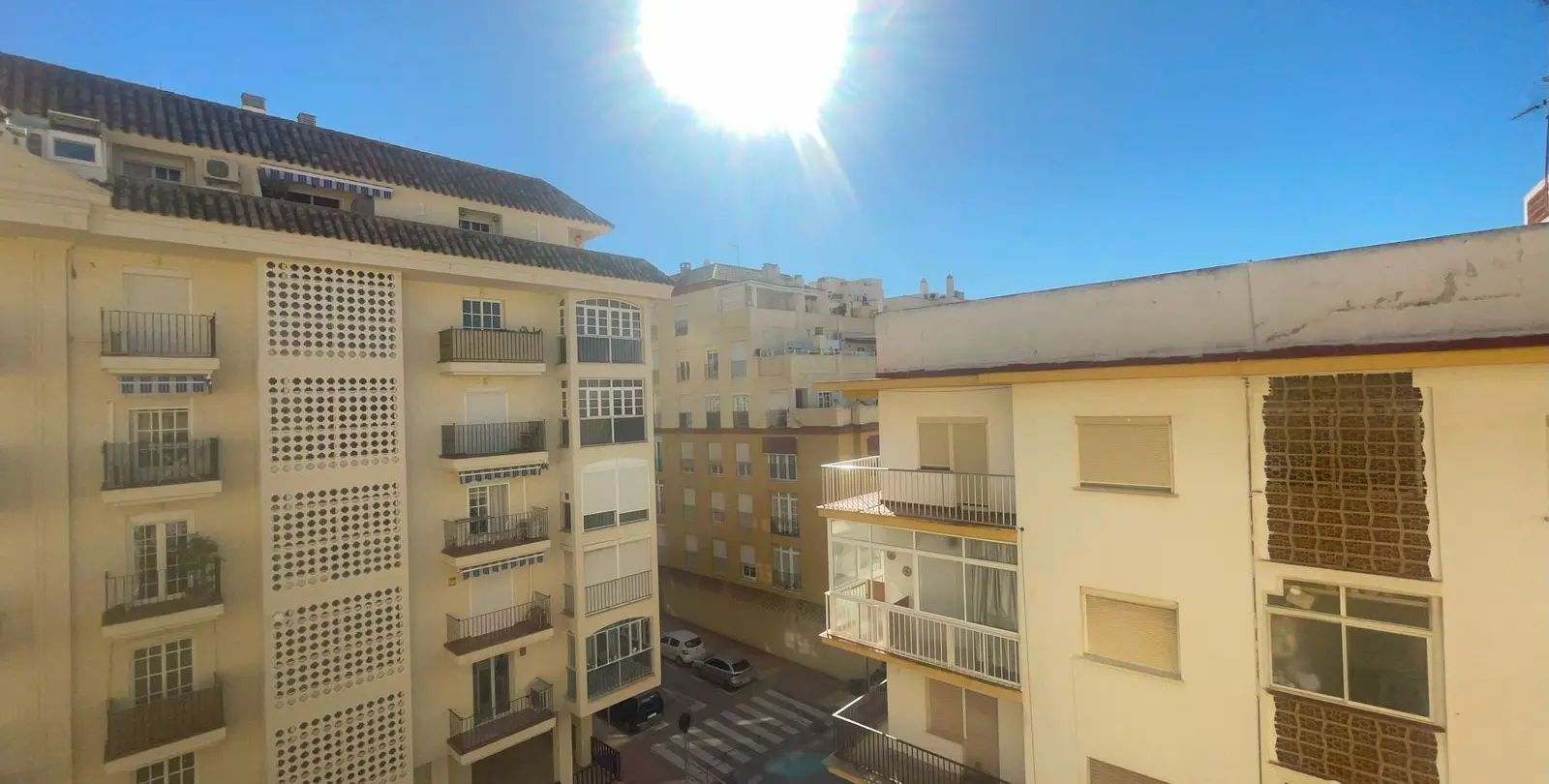 Sale of middle floor apartment in Estepona 15