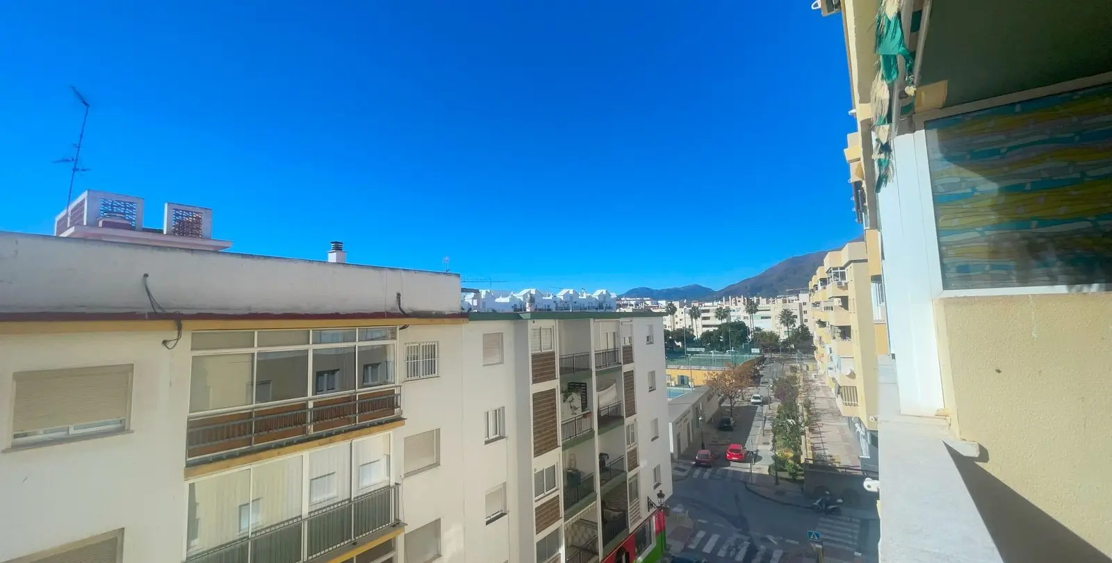 Sale of middle floor apartment in Estepona 17