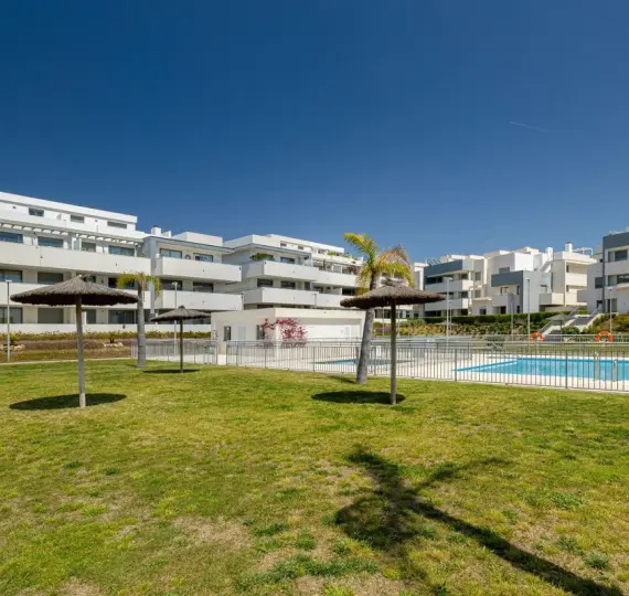 Апартаменты на первом этаже R5024242