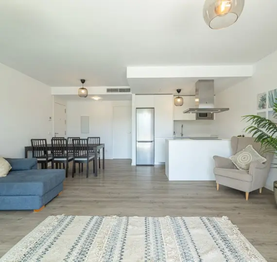 Апартаменты на первом этаже R5024242