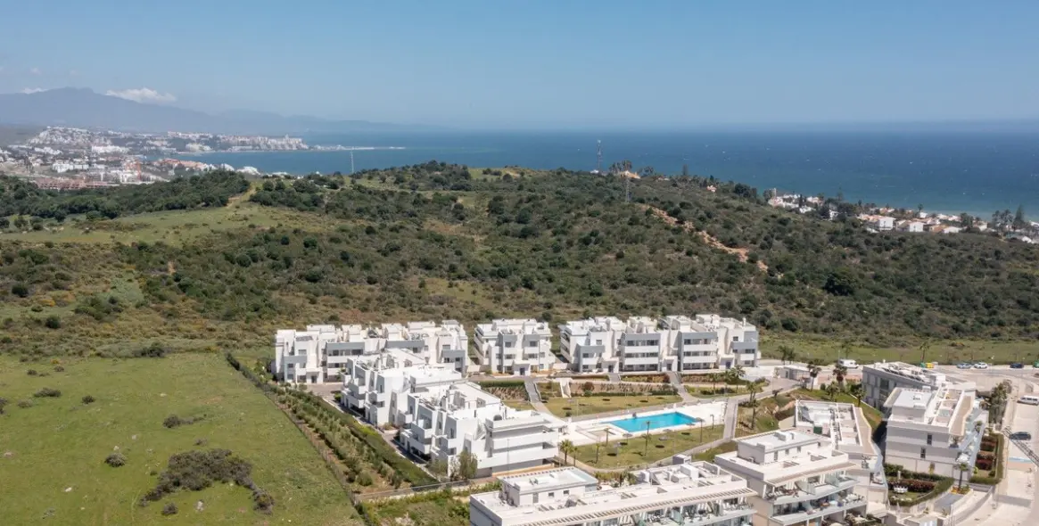 Sale of ground floor apartment in Estepona 17