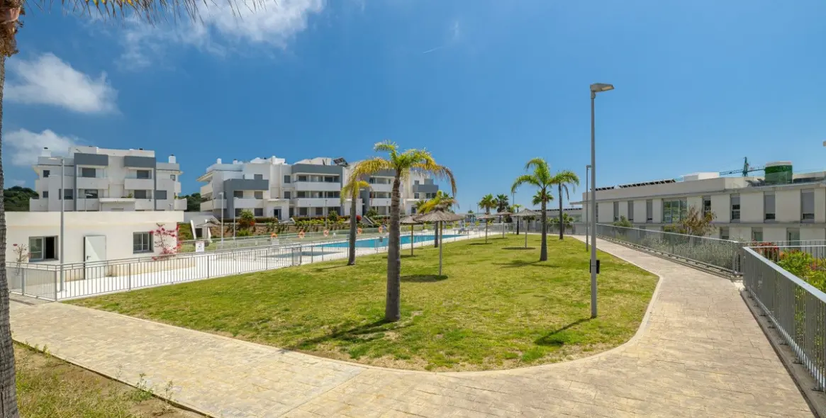 Sale of ground floor apartment in Estepona 19
