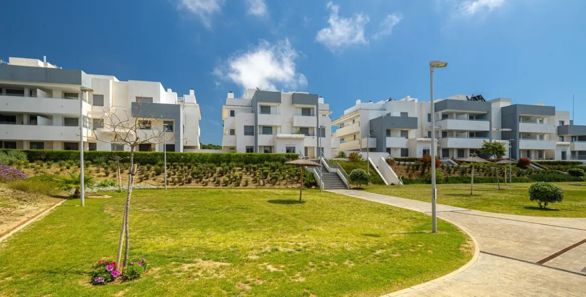Sale of ground floor apartment in Estepona 21