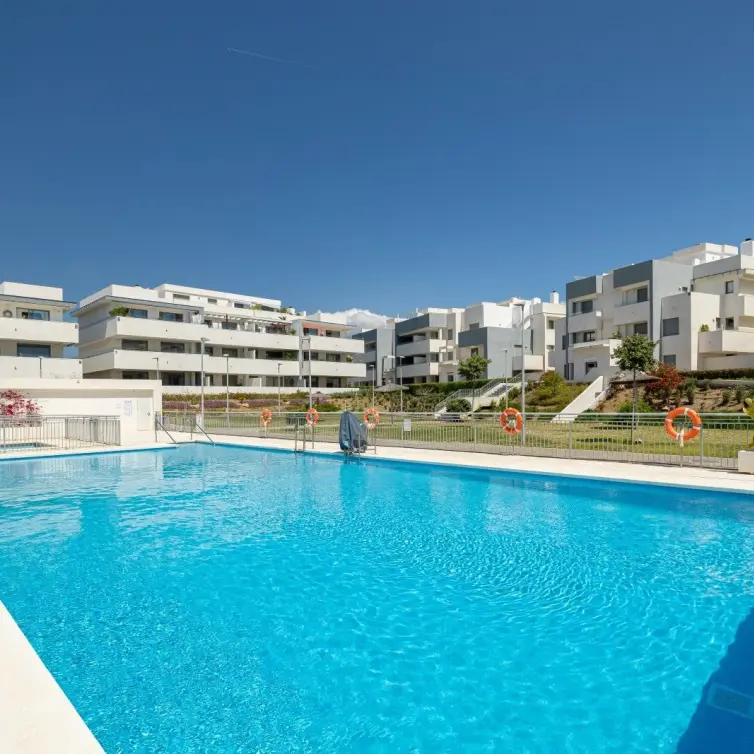 Sale of ground floor apartment in Estepona