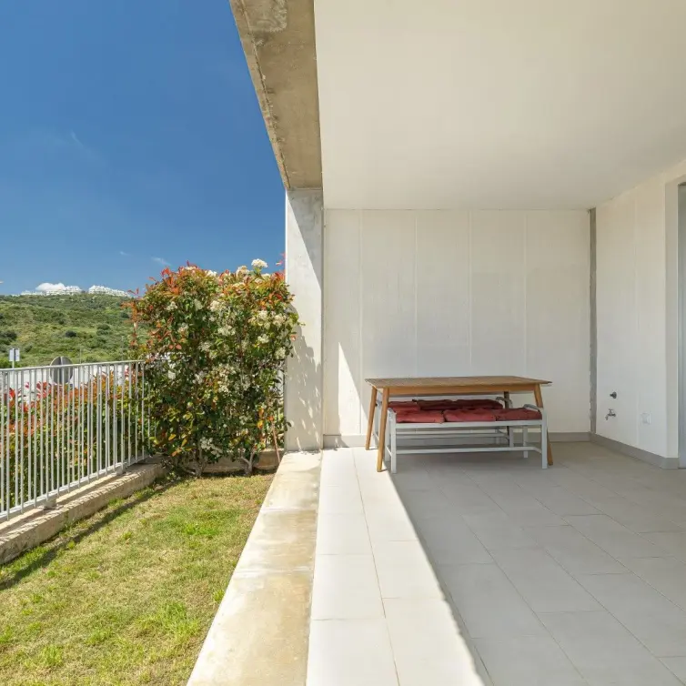 Sale of ground floor apartment in Estepona