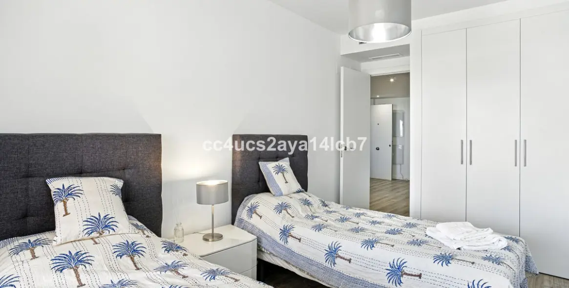 Sale of ground floor apartment in Estepona 15