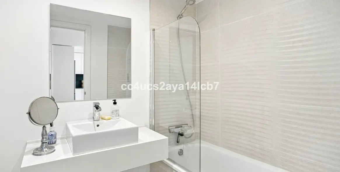 Sale of ground floor apartment in Estepona 17