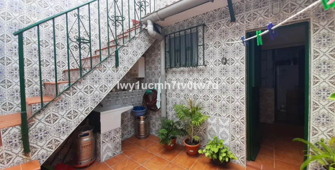 Sale of townhouse in Ciudad Jardín 11