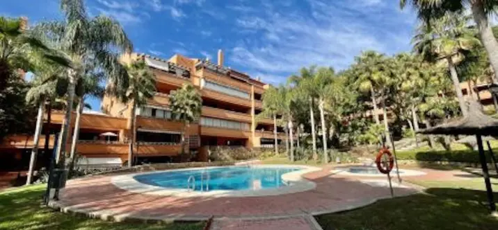 Продажа апартаментов на среднем этаже в The Golden Mile 0