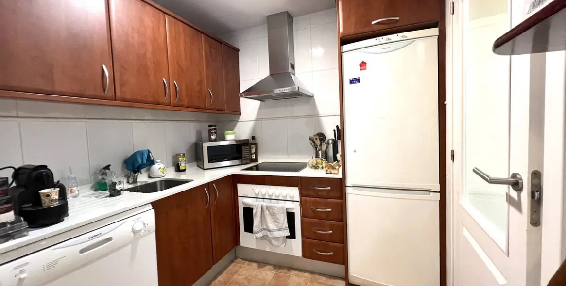 Продажа апартаментов на среднем этаже в The Golden Mile 2