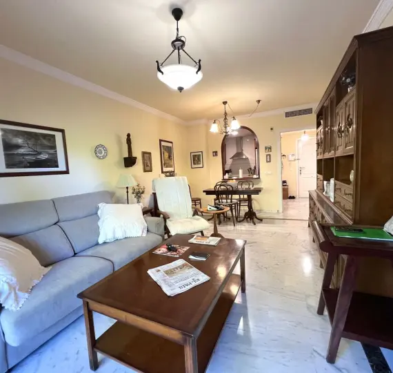 Продажа апартаментов на среднем этаже в The Golden Mile