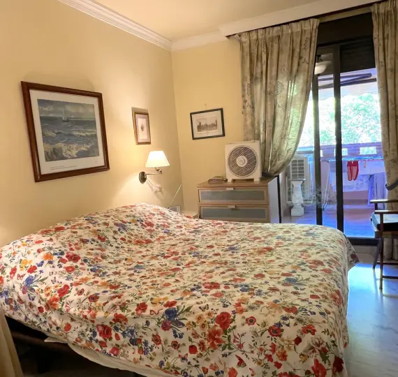 Продажа апартаментов на среднем этаже в The Golden Mile