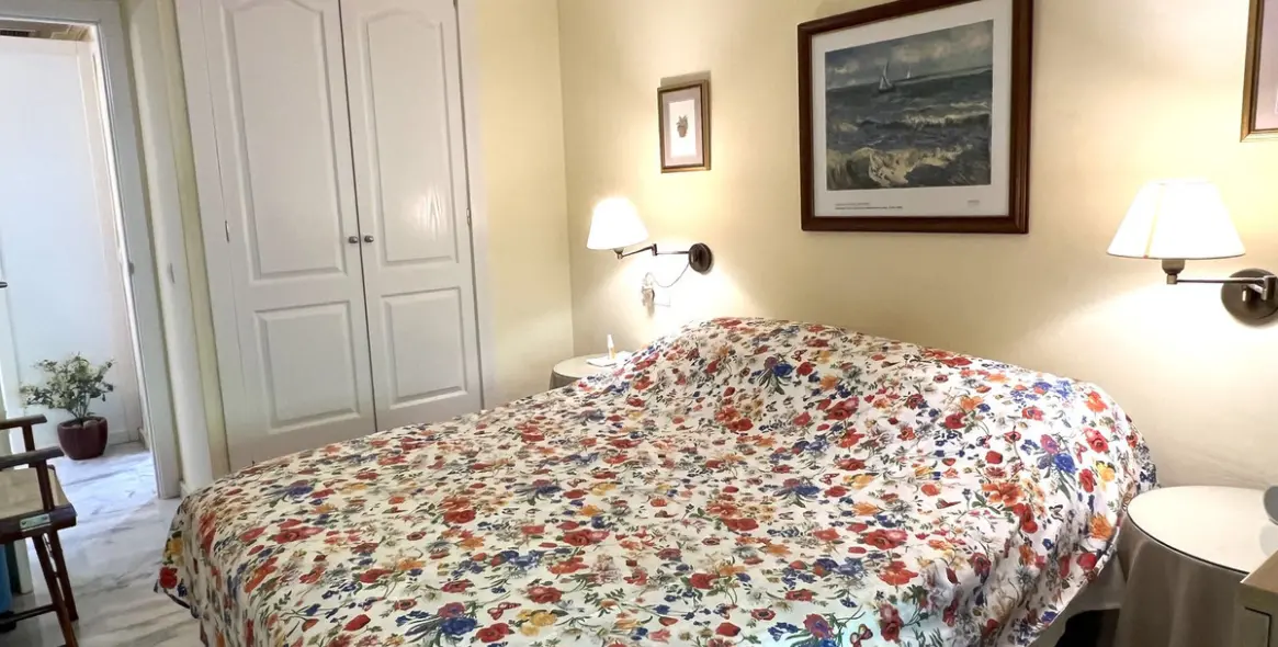 Продажа апартаментов на среднем этаже в The Golden Mile 7