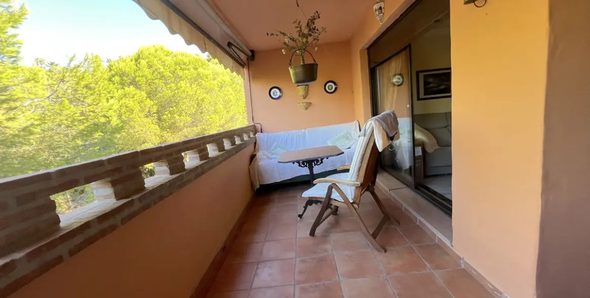 Продажа апартаментов на среднем этаже в The Golden Mile 9