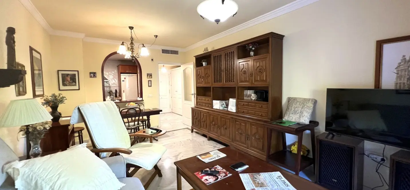 Продажа апартаментов на среднем этаже в The Golden Mile 4