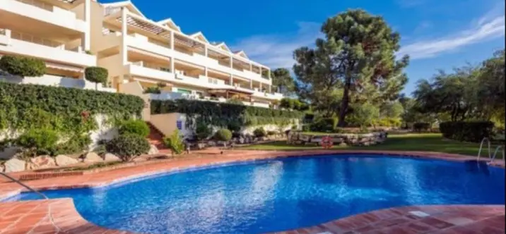 Продажа апартаментов на среднем этаже в Selwo 0