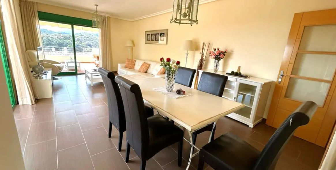 Продажа апартаментов на среднем этаже в Selwo 2