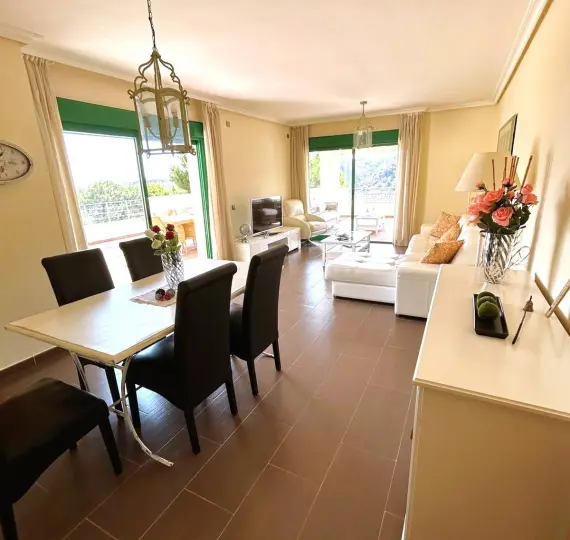 Продажа апартаментов на среднем этаже в Selwo