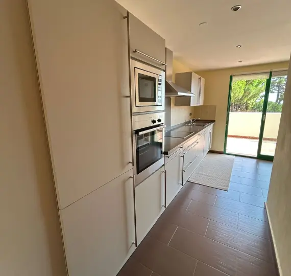 Продажа апартаментов на среднем этаже в Selwo