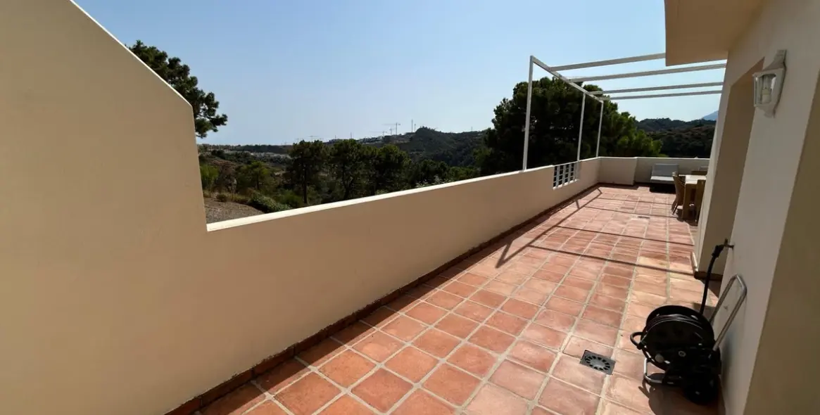 Продажа апартаментов на среднем этаже в Selwo 6