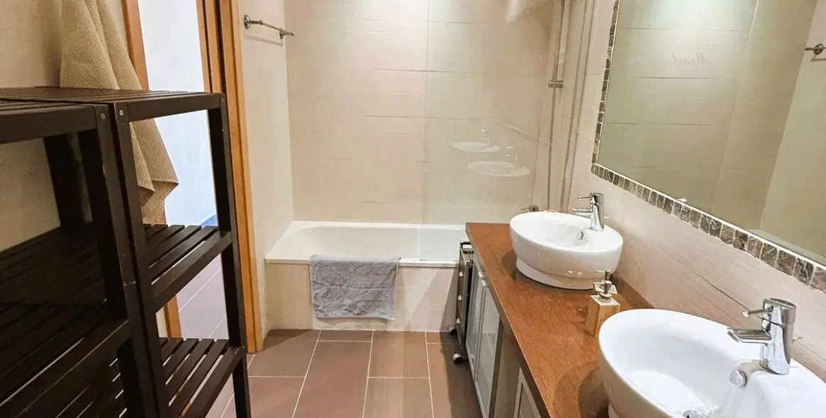 Sale of middle floor apartment in Selwo 21