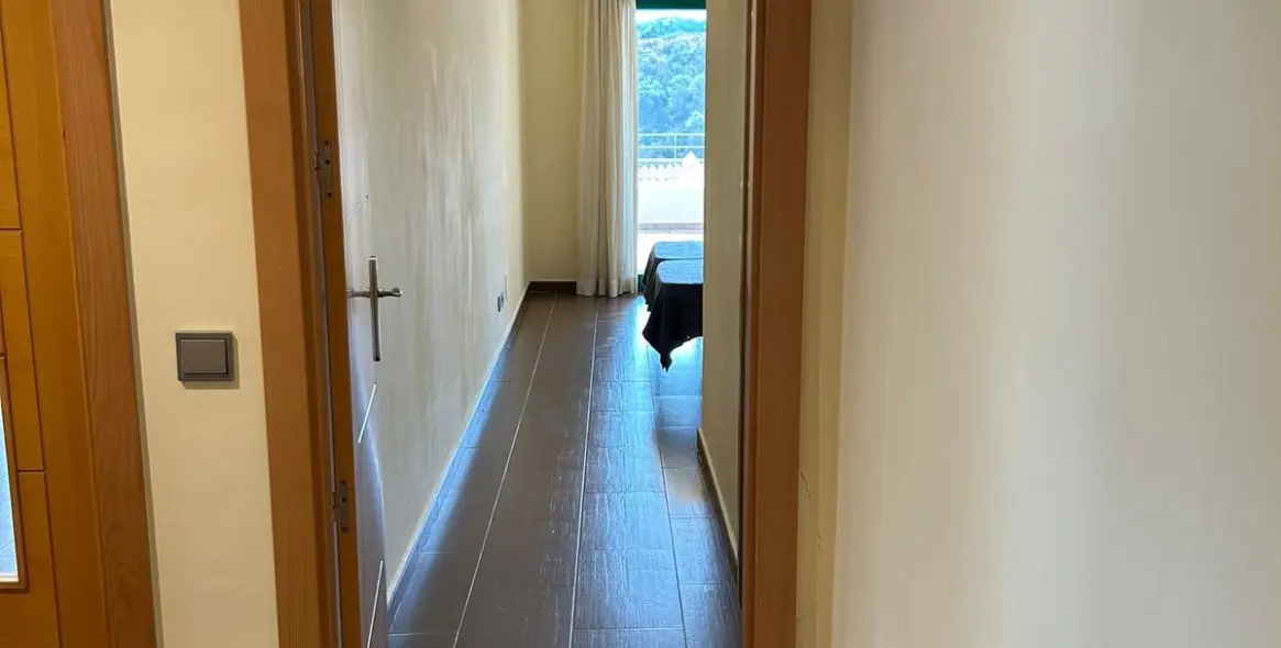 Sale of middle floor apartment in Selwo 22