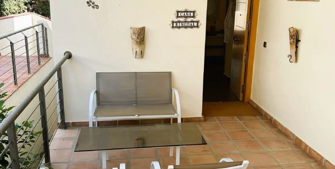 Sale of middle floor apartment in Selwo 28