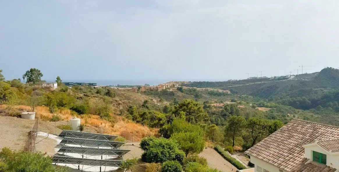 Sale of middle floor apartment in Selwo 31