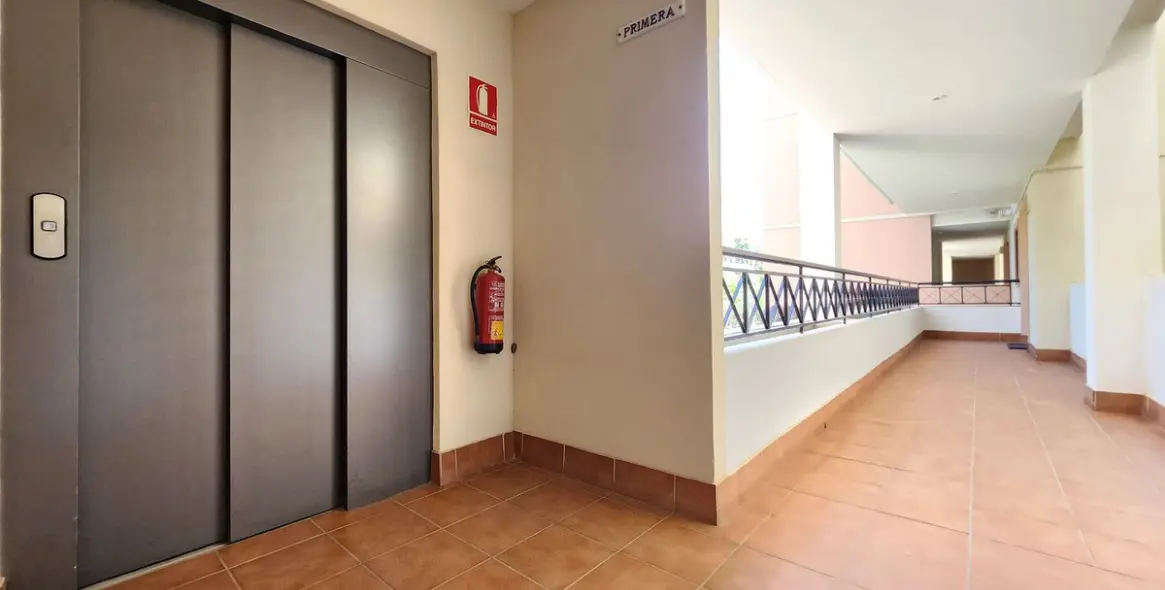 Продажа апартаментов на среднем этаже в Nueva Andalucía 2