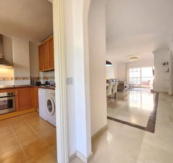 Продажа апартаментов на среднем этаже в Nueva Andalucía