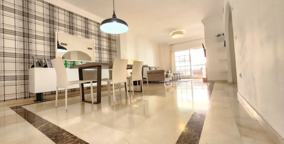 Продажа апартаментов на среднем этаже в Nueva Andalucía 5